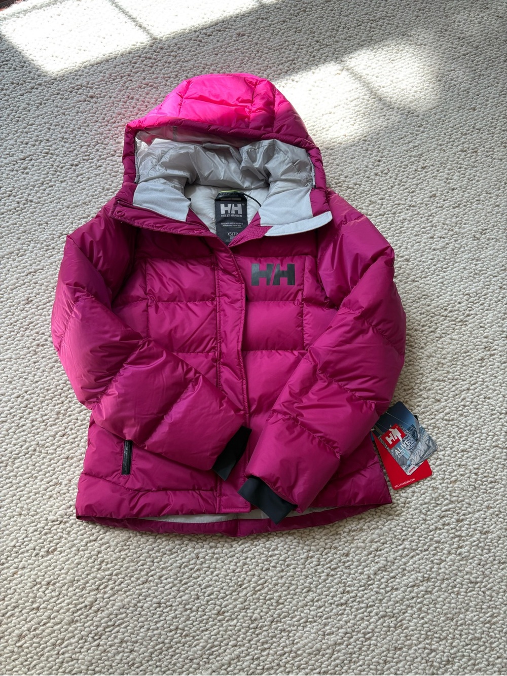 NWT Helly Hansen Magenta Hooded Down Ski Jacket